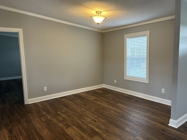 Building Photo - Home in quaint Bailey, NC