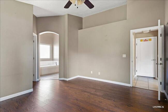 Building Photo - 1630 E 2450 S