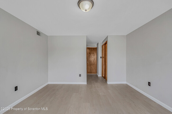 Building Photo - 1605 Bulwer St