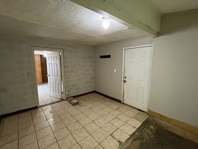 Building Photo - 2535 Marble St