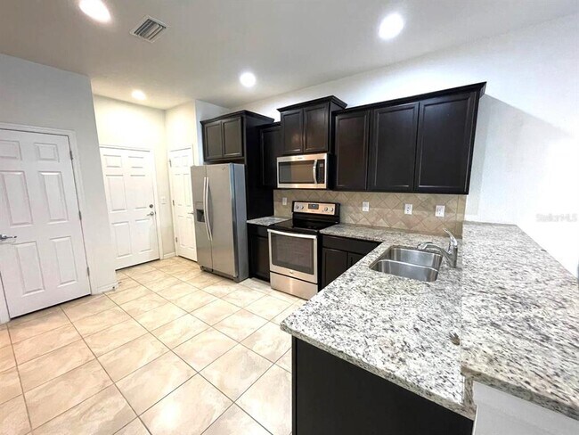 Building Photo - 9124 Hillcroft Dr
