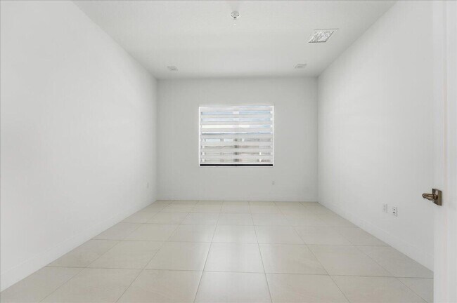 Building Photo - 9971 Migration Pt