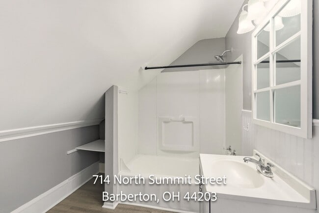 Building Photo - Three bedroom two bathroom home for rent