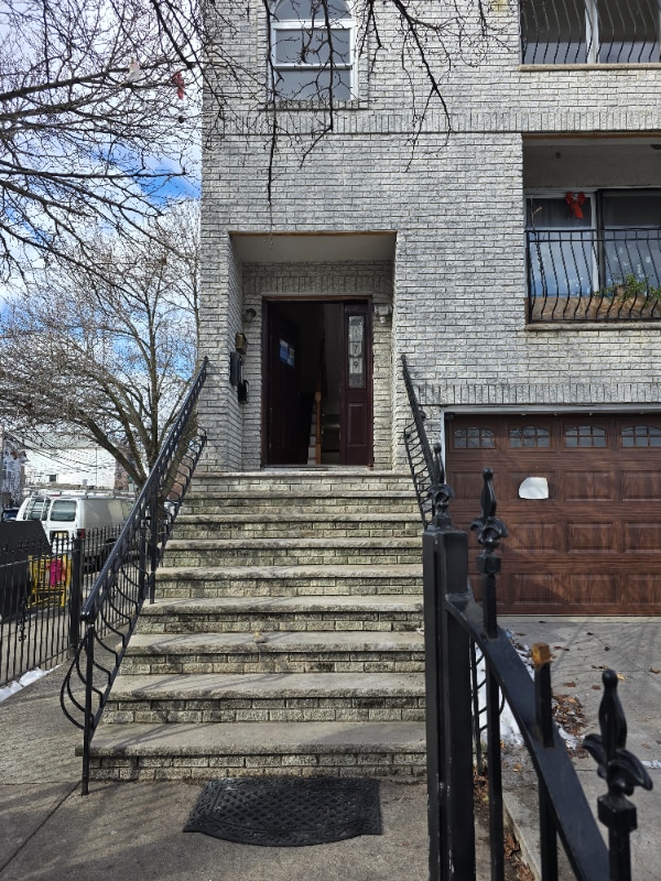 Building Photo - 179 Orchard St