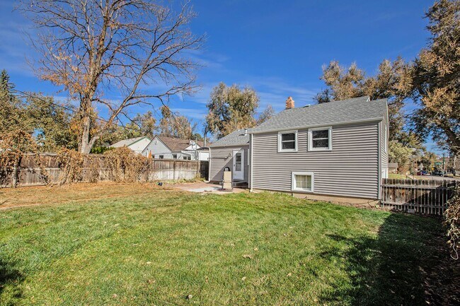 Building Photo - 4Bed/2Bath home with newly renovated basem...
