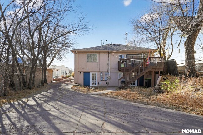 Building Photo - 30 W Navajo St