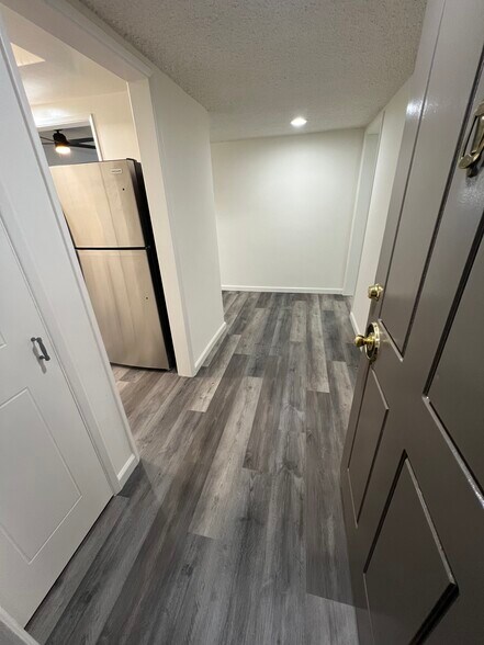 Primary Photo - 10527 Palms Blvd