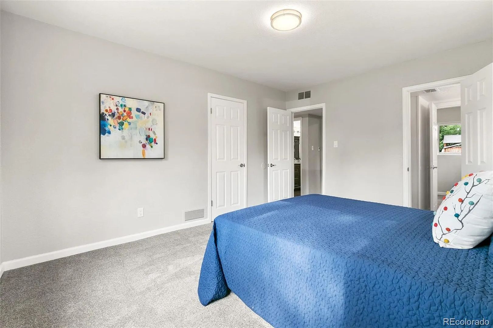 Building Photo - 756 N Revere St