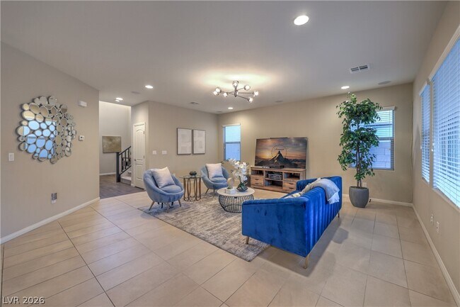 Building Photo - 3213 Molinos Dr