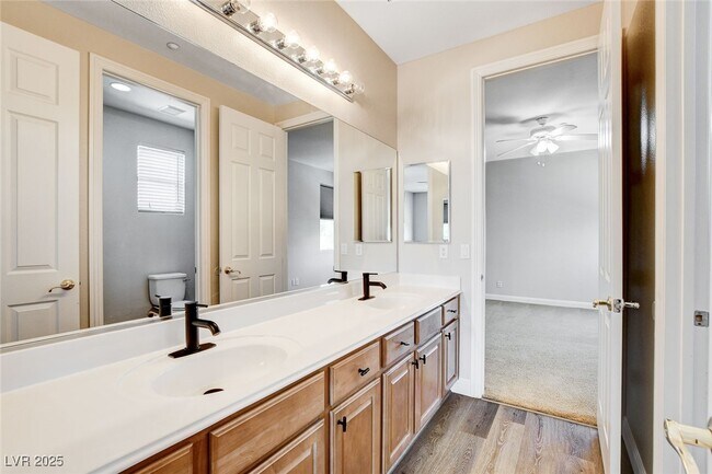 Building Photo - 2411 Winter Cliffs St