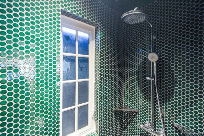 Building Photo - 1573 Pennsylvania Ave