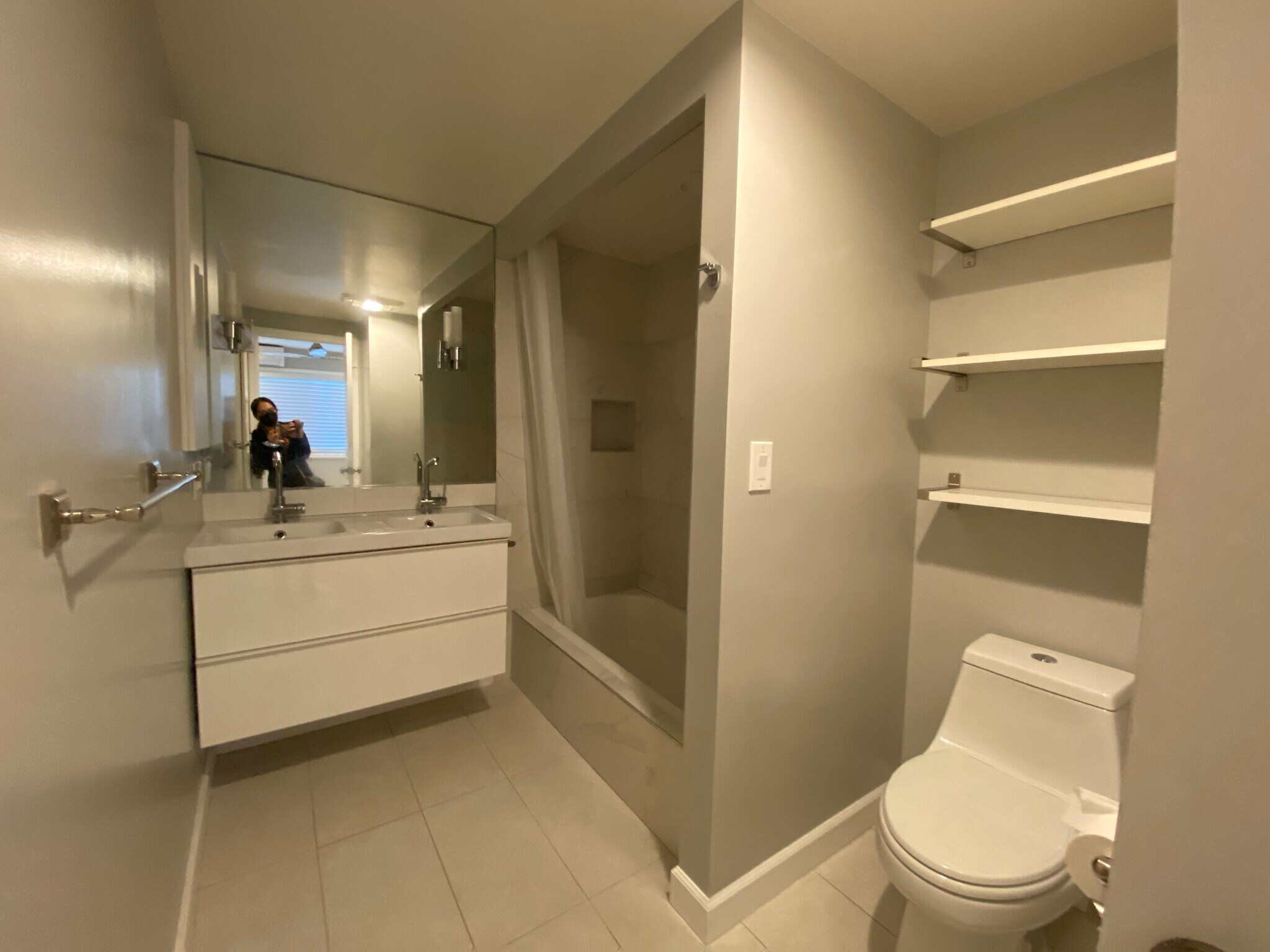 Building Photo - 631 Skyline Dr
