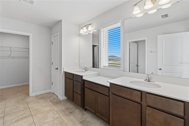 Building Photo - 5581 Vigo Lp