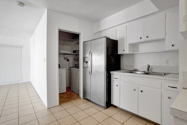 Building Photo - 5951 NE 18th Ave