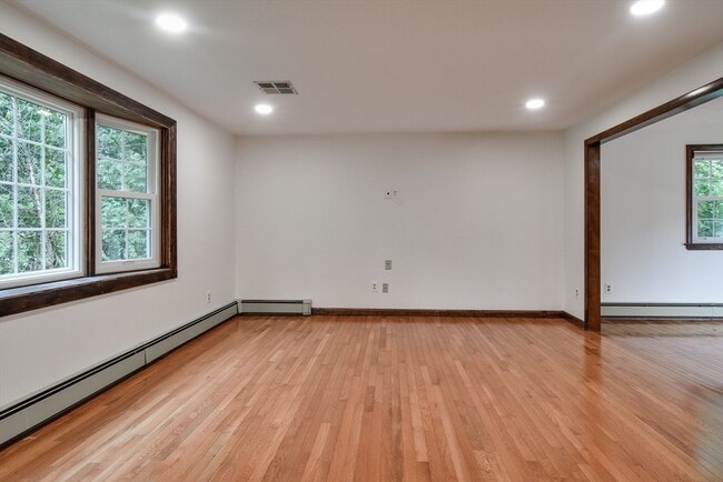 Building Photo - 27 Woodland St