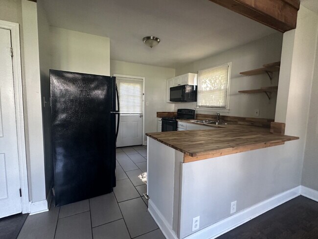 Building Photo - Charming Chilhowee Hills Cottage – Vintage Character Meets Modern Updates, Pets Welcome!