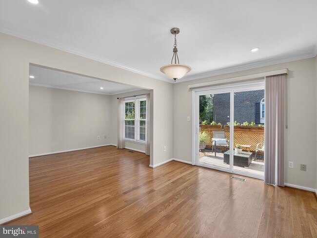 Building Photo - 7740 Bristol Square Ct