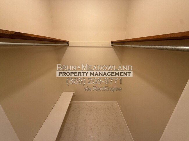 Building Photo - 103 Mapletree Ln