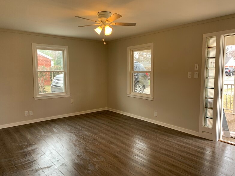 Building Photo - 112 Polster Dr