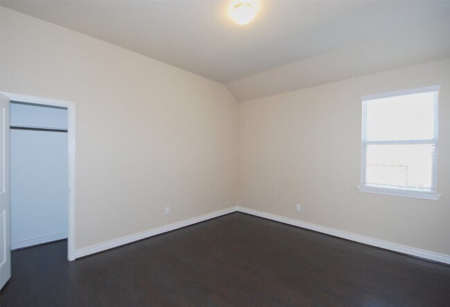 Building Photo - 5607 S Denham Ridge Ln