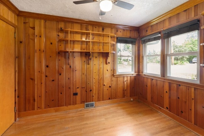 Building Photo - 559 Bailey St