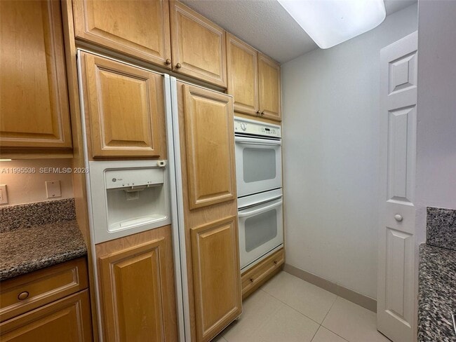 Building Photo - 6001 N Ocean Dr