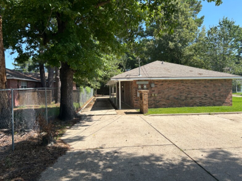 Building Photo - 2201-2203 Fairchild St