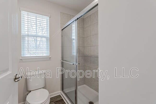 Building Photo - 520 Huntingdale Pl