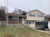 Building Photo - 2359 Barberry Dr SW