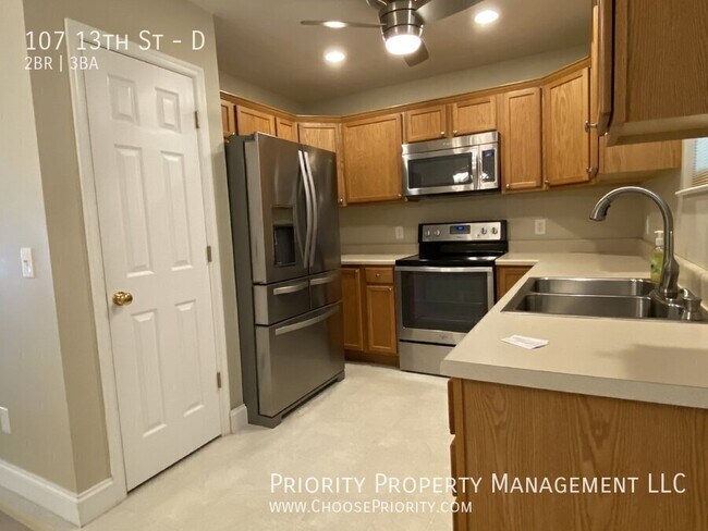 Building Photo - 107 13th St