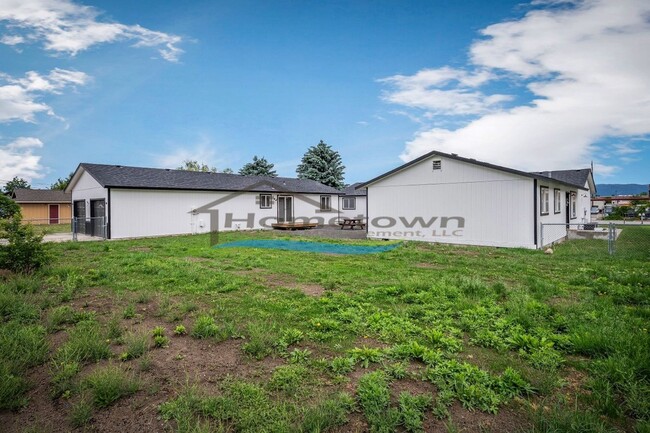 Building Photo - 1804 E Coeur D Alene Ave
