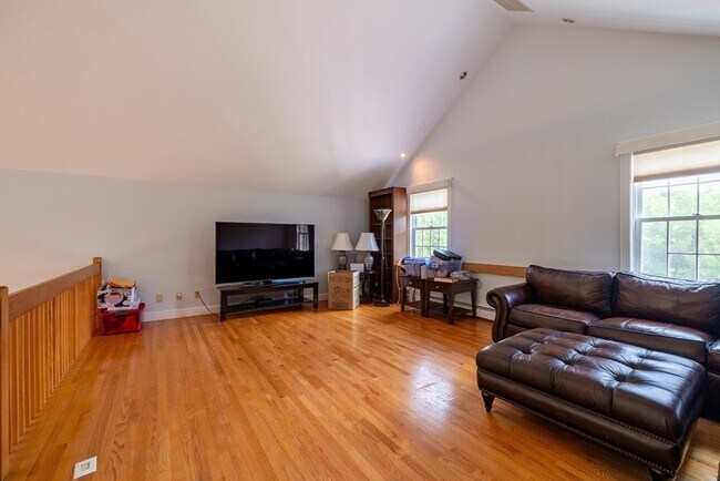 Building Photo - 56 Holt Rd