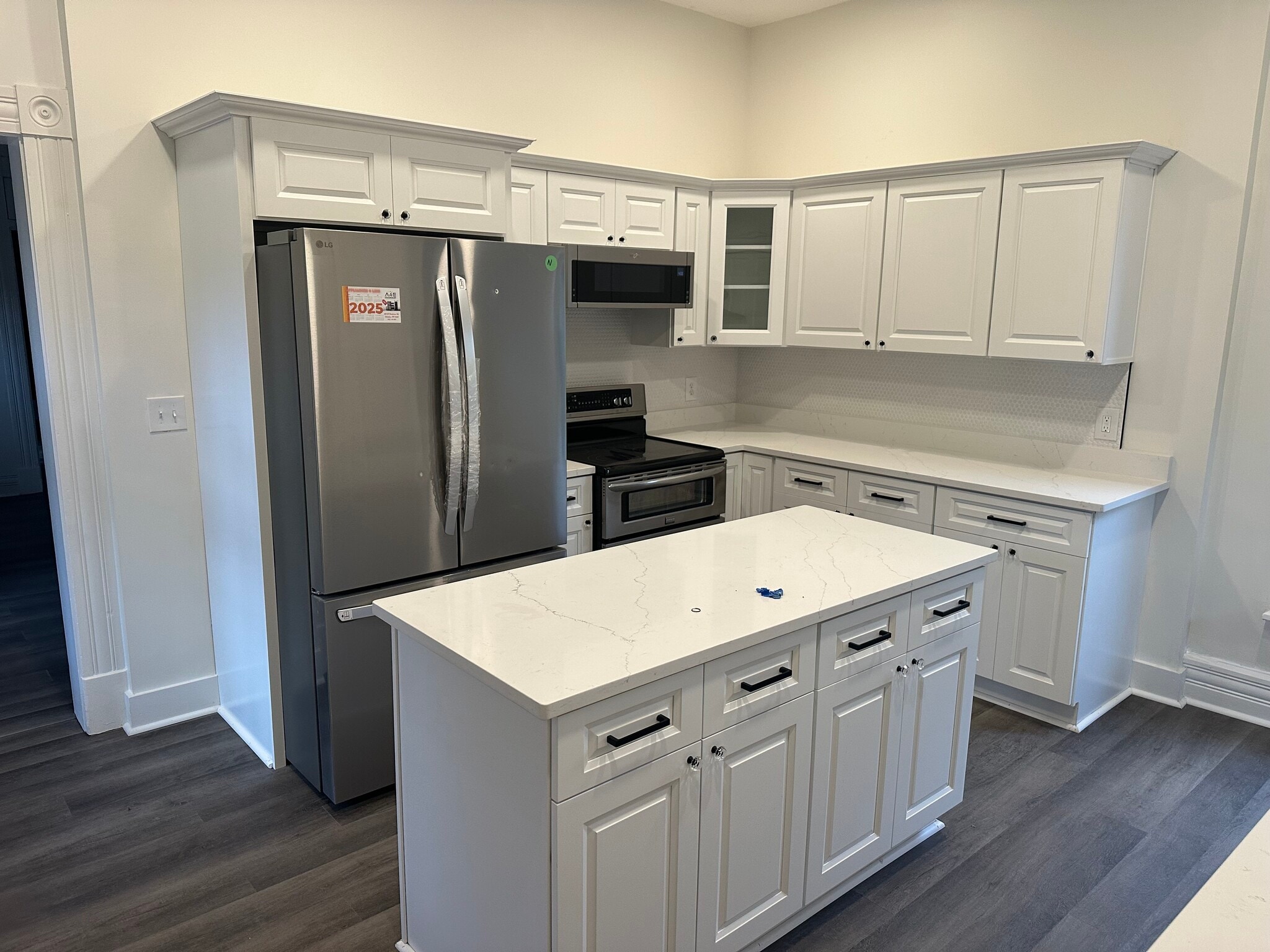 Building Photo - 81 Warren St