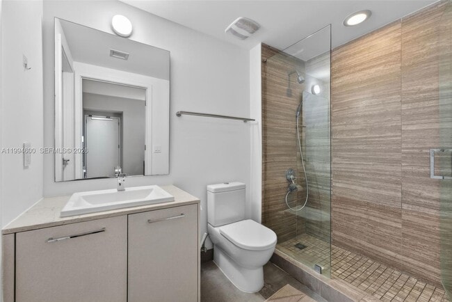 Building Photo - 1010 Brickell Ave