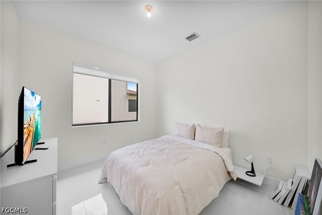Building Photo - 5043 Ofanto Ln