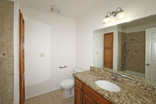 Building Photo - Beautiful 4 bedroom rental in Puckett West!