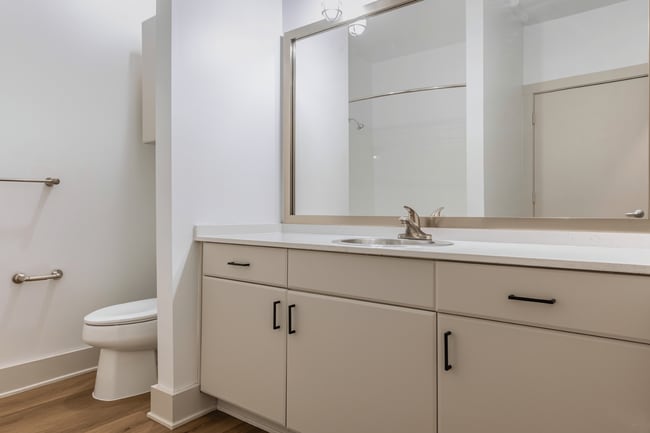 Building Photo - 5225 Maple