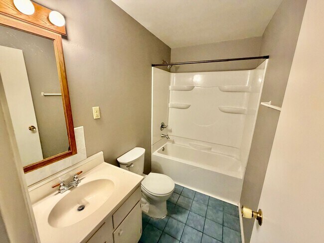 Building Photo - 3 Bedroom 1 Bathroom - Pictures Coming Soon!