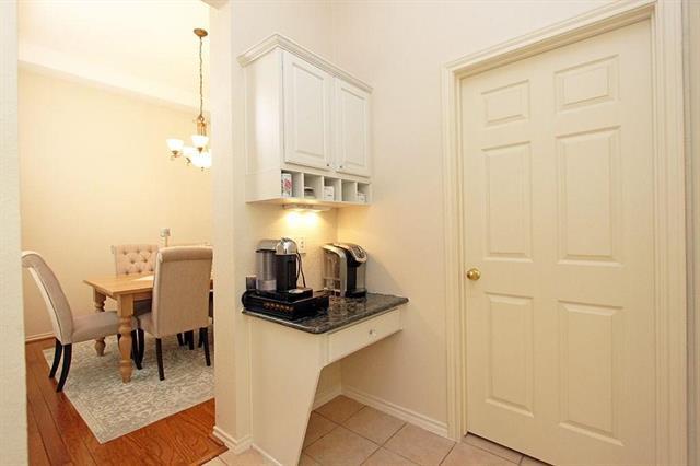 Building Photo - 1861 Carson Ln