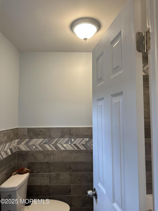 Building Photo - 340 Myrtle Ave