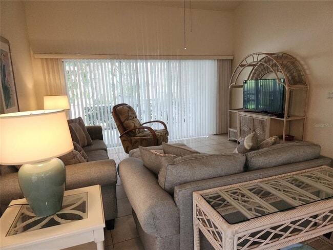 Building Photo - 6566 Fairway Gardens Dr