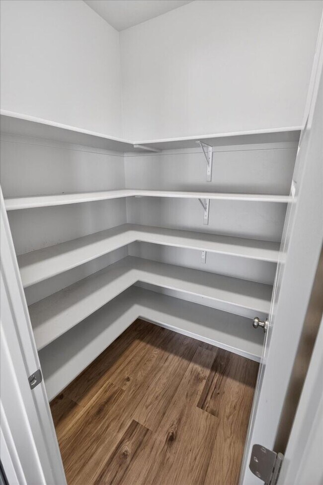 Building Photo - Luxury & Convenience: Newer 4 Bedroom, 2.5 Bath N. Meridian Home