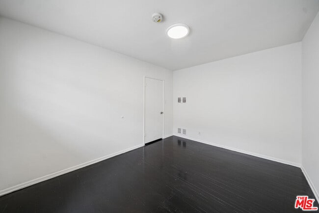 Building Photo - 1051 S Holt Ave