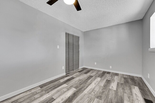 Building Photo - $2,295 - 4 Bed, 2 Bath Home in CO Springs ...