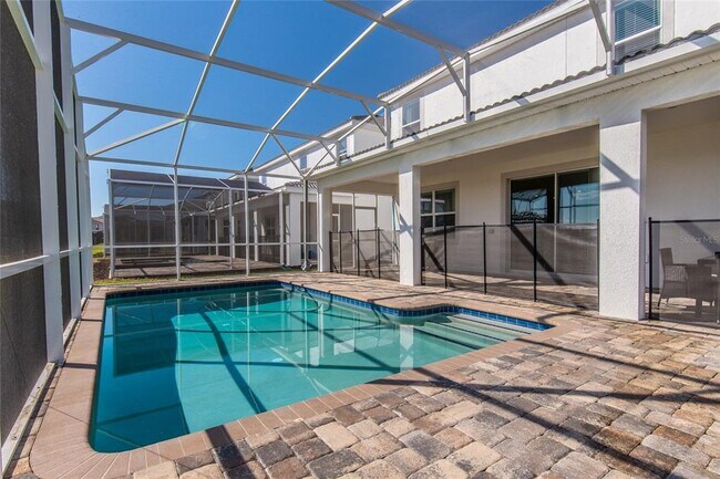 Building Photo - 1525 Flange Dr