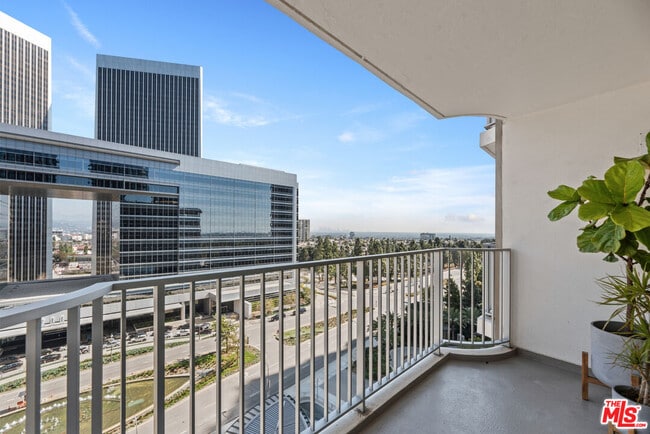 Building Photo - 2025 Ave of the Stars
