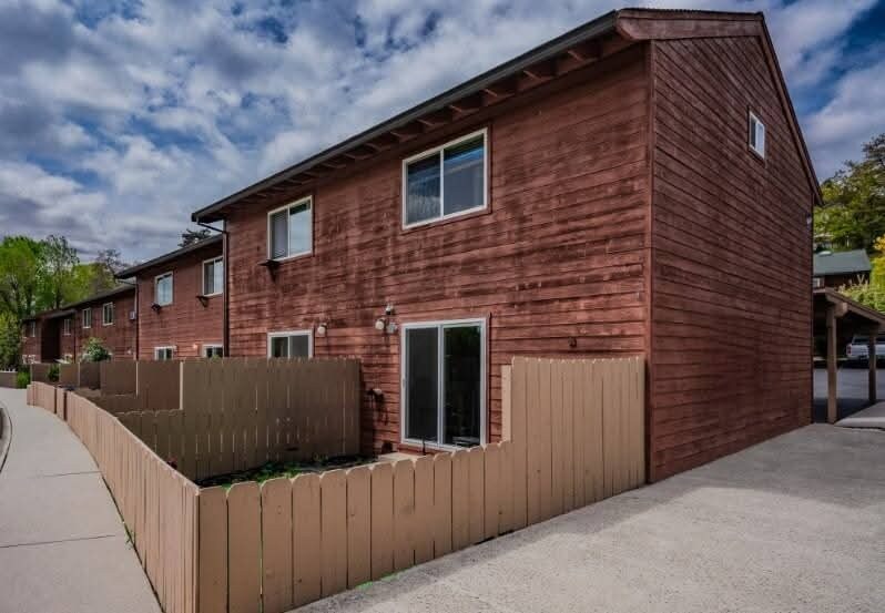 Building Photo - 200 Carroll St