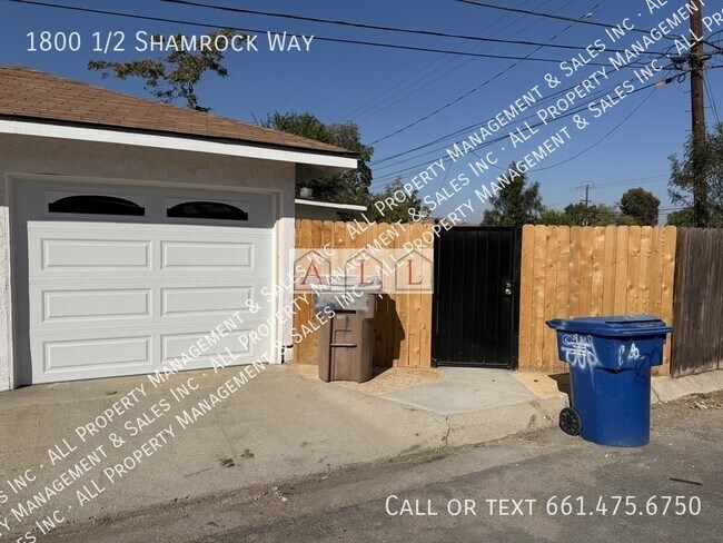 Primary Photo - 1800 1/2 Shamrock Way-