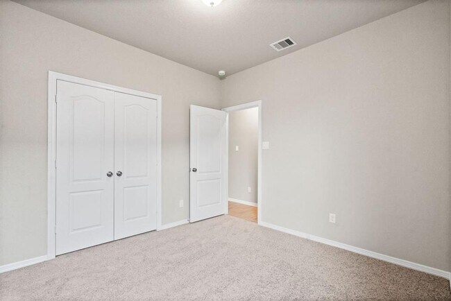 Building Photo - 25823 Boxwood Hedge Lane