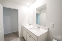 Building Photo - 102 Windrush Pnes